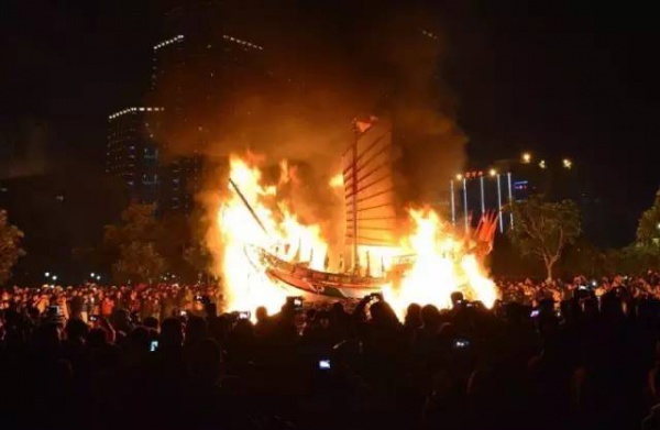 【多图】震撼！国家非遗“送王船”在海沧钟山举行！大雨也浇不灭海沧人的热情！！！