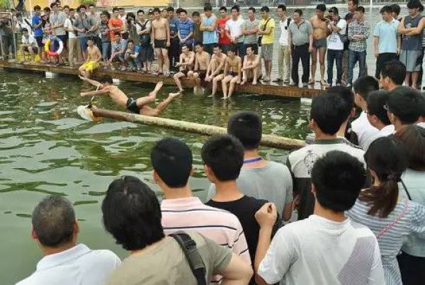 不止看龙舟，集美的龙舟池竟然还能捉鸭子！